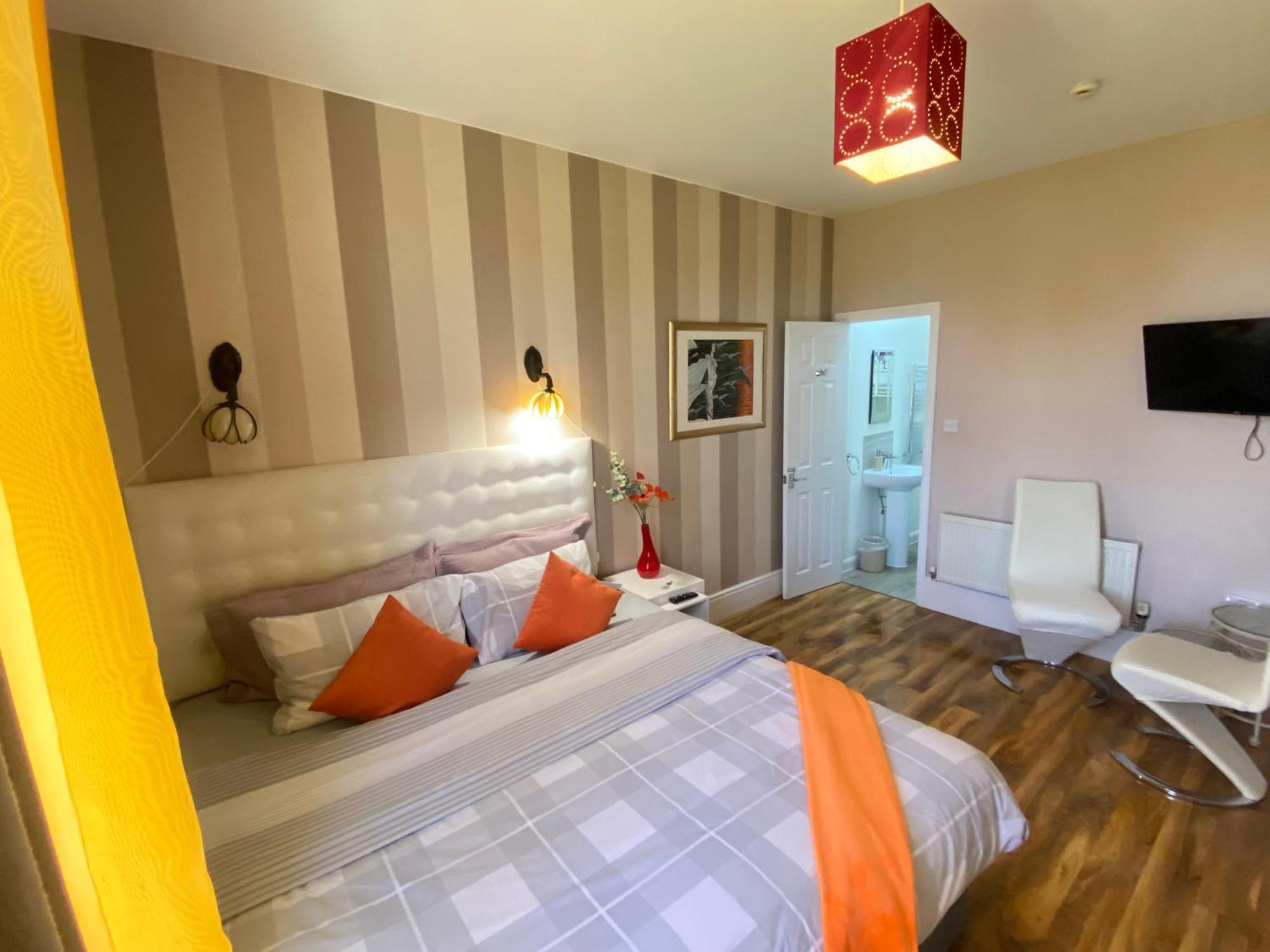 Upton Country Park Guest House Northampton Exterior photo