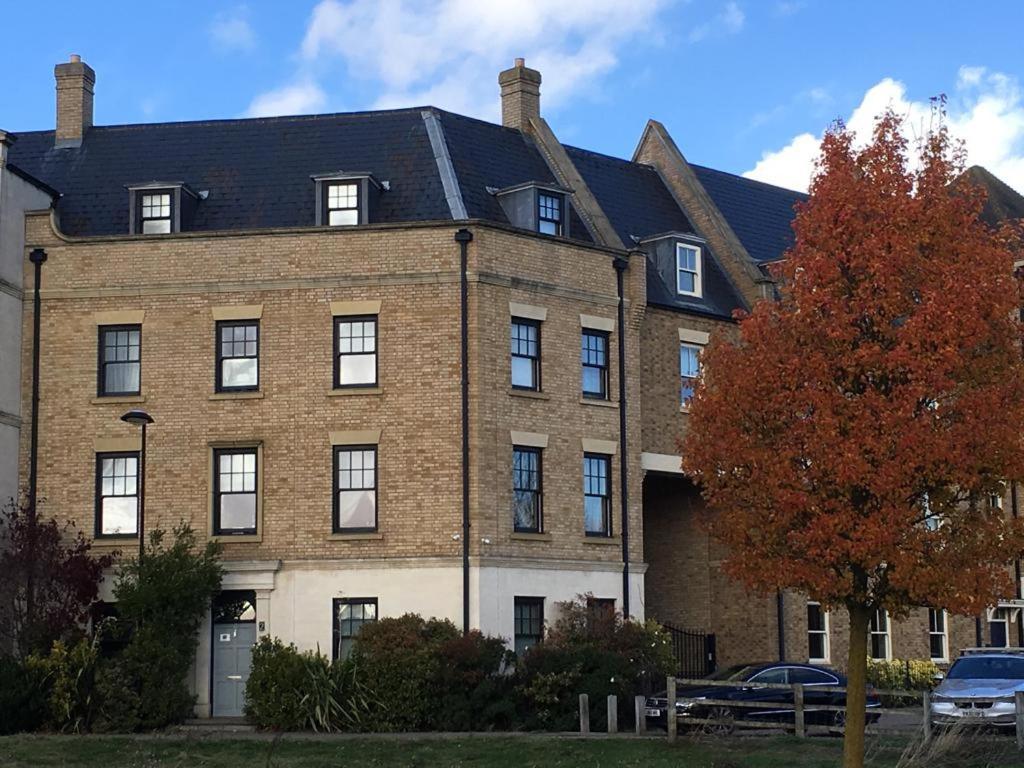 Upton Country Park Guest House Northampton Exterior photo